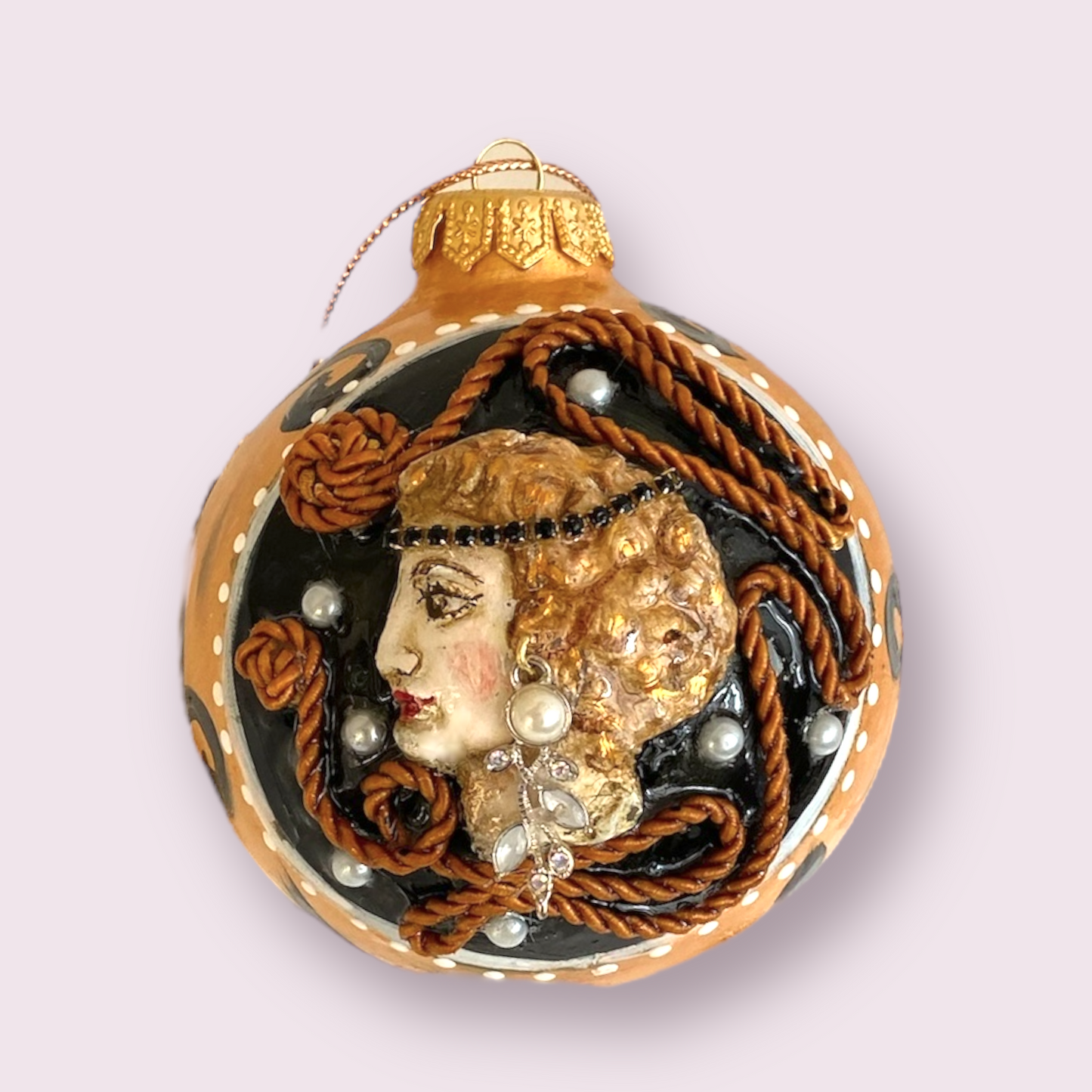 Palle in ceramica eseguite e dipinte a mano