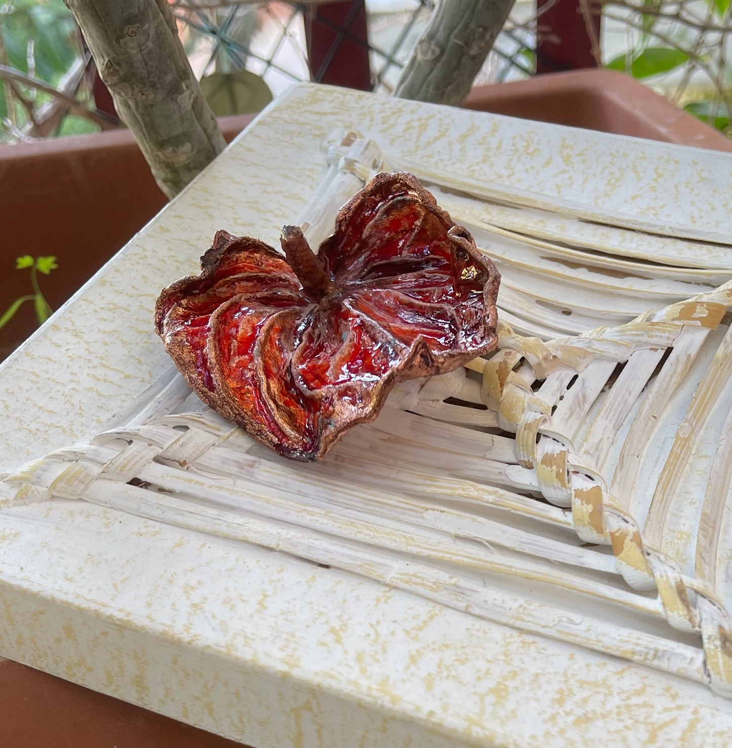 Spilla con fiore di Anturium elettroformato