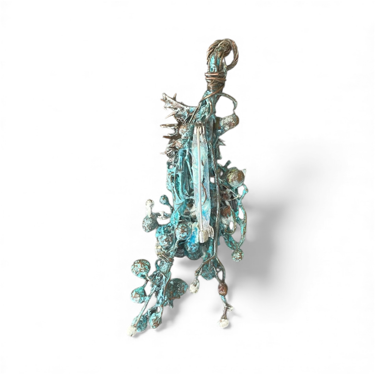 Spilla con bacche elettroformate